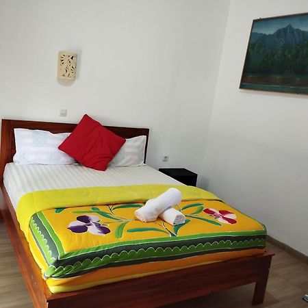 Tunjung Guest House Lovina Beach بوليلينغْ المظهر الخارجي الصورة