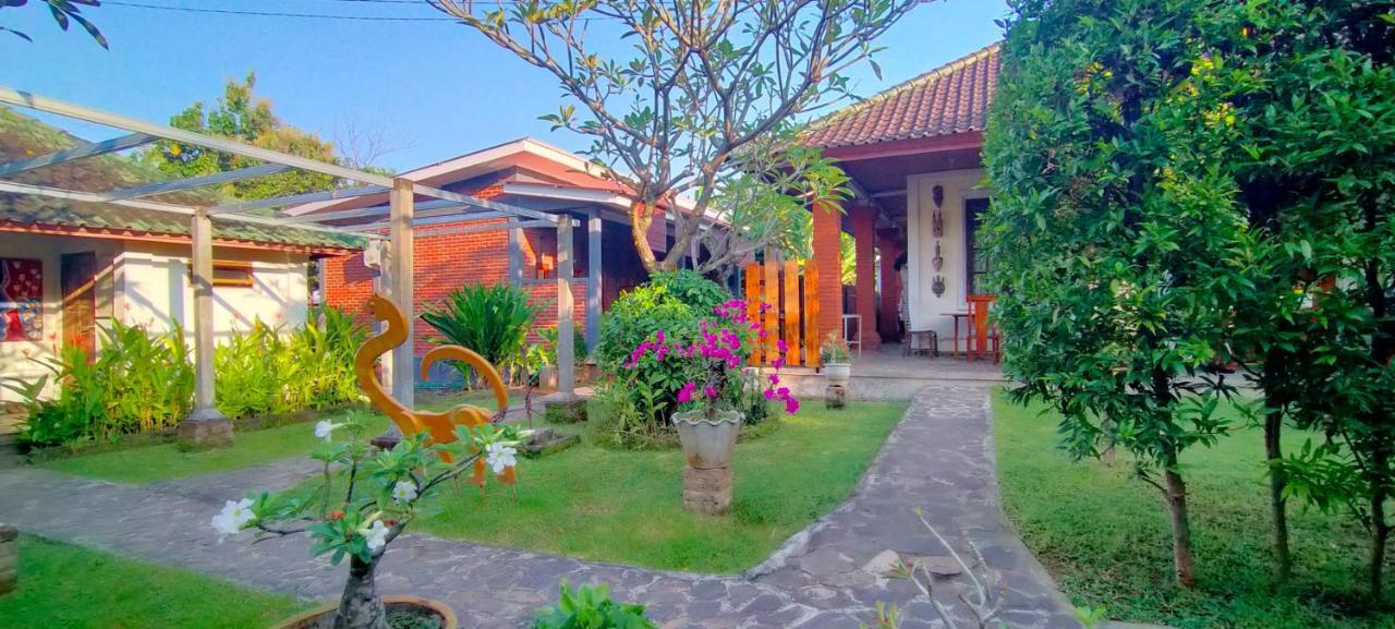 Tunjung Guest House Lovina Beach بوليلينغْ المظهر الخارجي الصورة
