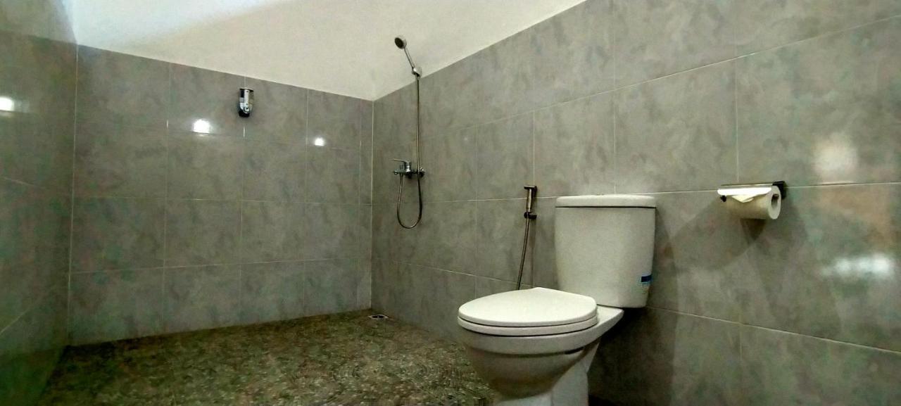Tunjung Guest House Lovina Beach بوليلينغْ المظهر الخارجي الصورة