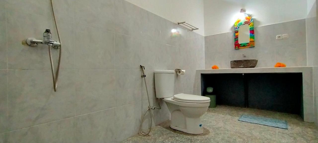 Tunjung Guest House Lovina Beach بوليلينغْ المظهر الخارجي الصورة
