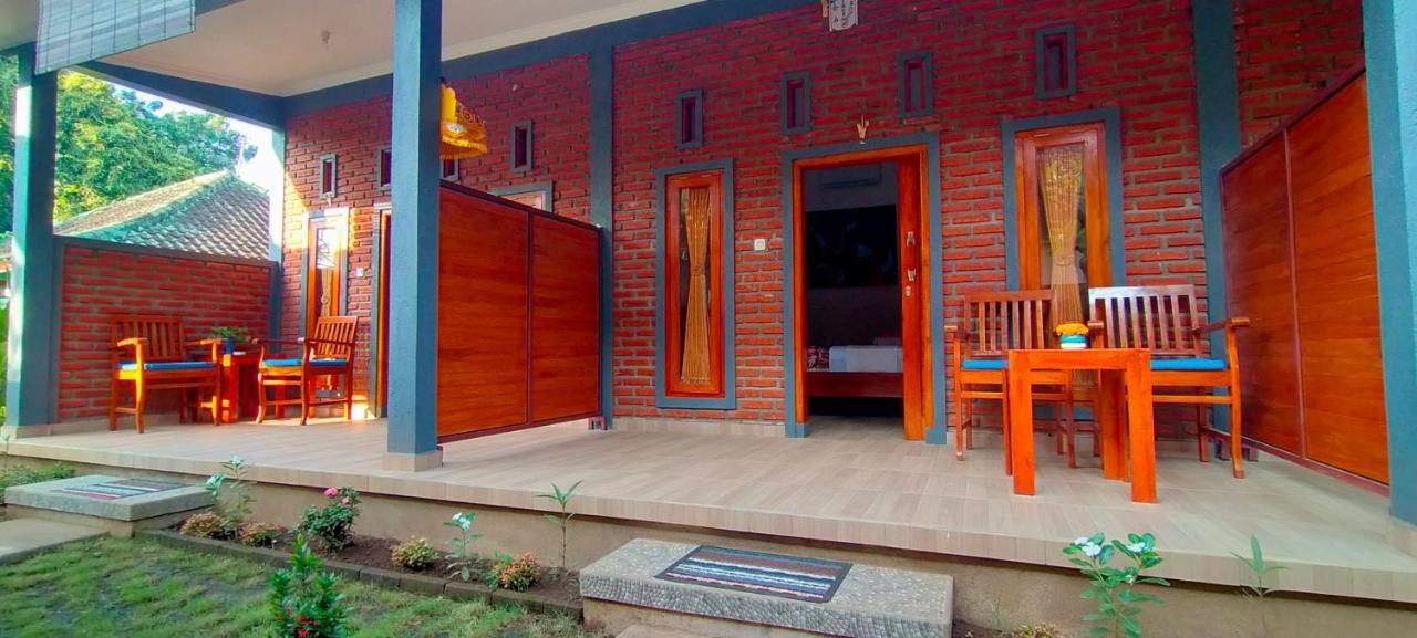 Tunjung Guest House Lovina Beach بوليلينغْ المظهر الخارجي الصورة